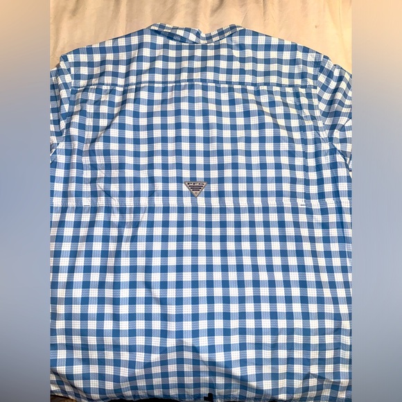 Men’s Columbia Short Sleeve Casual Button Down Shirt - Picture 2 of 3